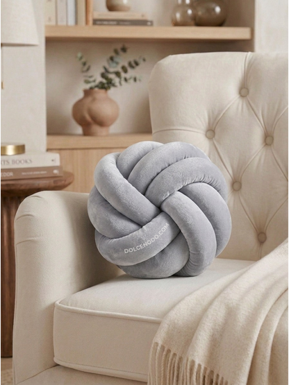 KNOT PILLOW